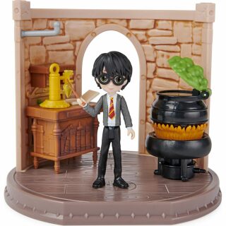 Harry Potter Učebna míchání lektvarů s figurkou Harryho - neuveden